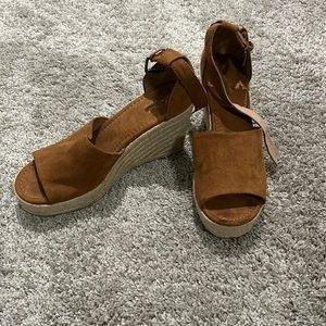 Target Universal Thread Wedge